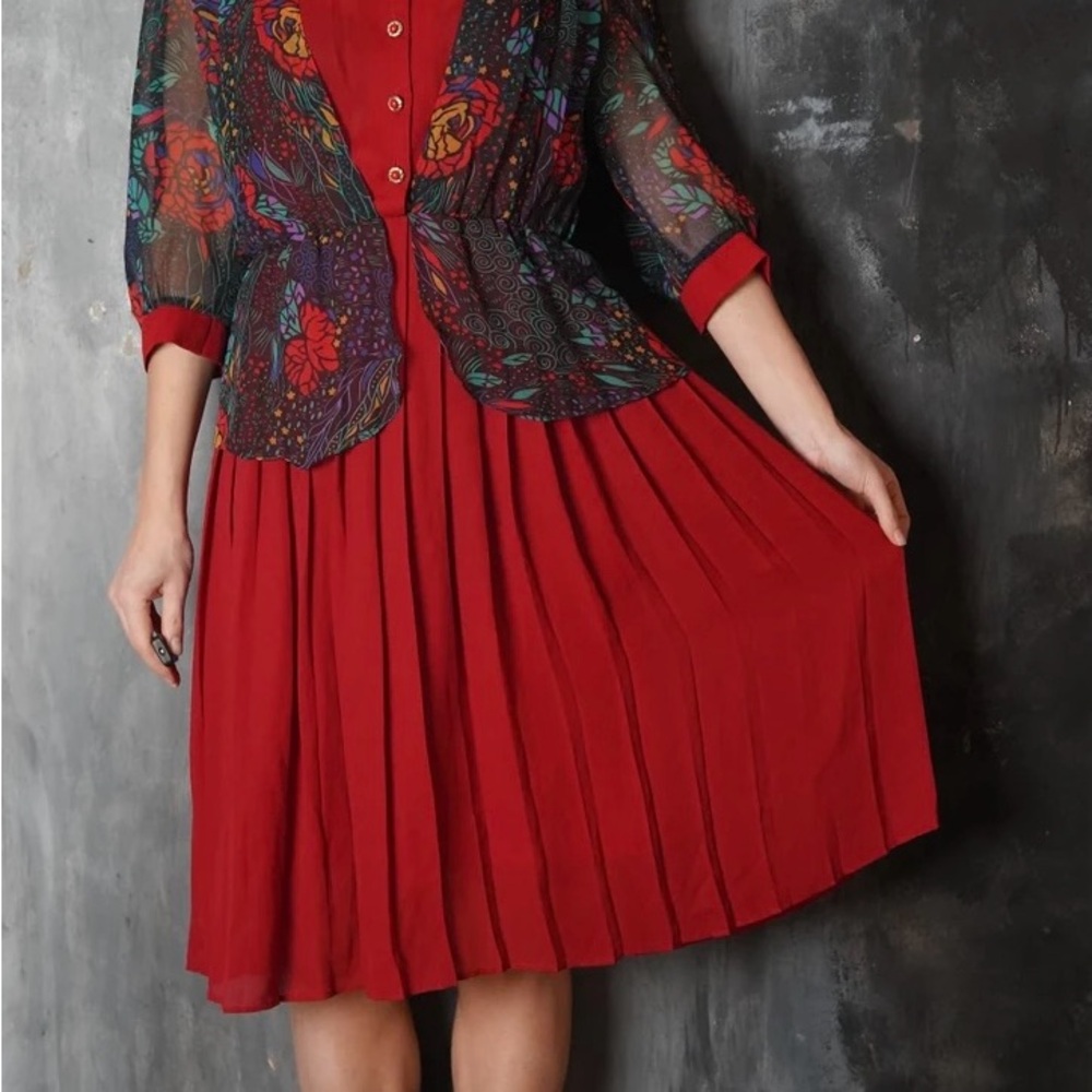 Fun 80s Pleated Midi Dress - Picture 5 of 6
